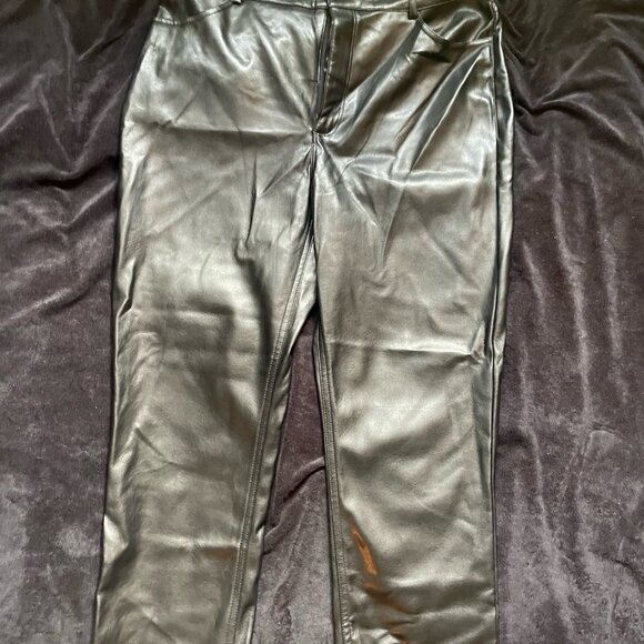 Faux Leather Skinny Pants - Picture 4 of 4